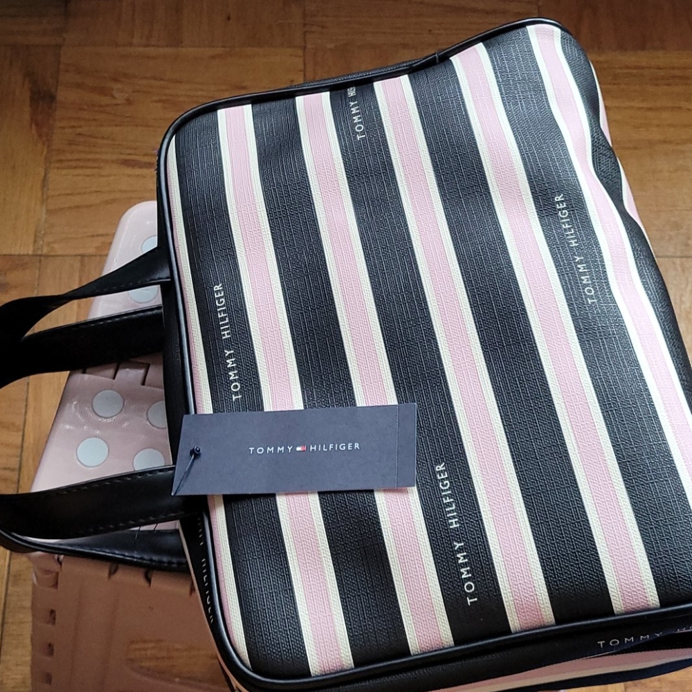 Tommy Hilfiger Cosmetics Bag